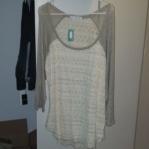 Maurices raglan lace shirt